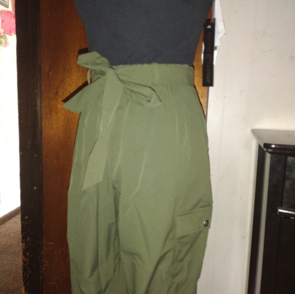 Black Top/Army Green Pants Onepiece🪖🖤 - Picture 7 of 8